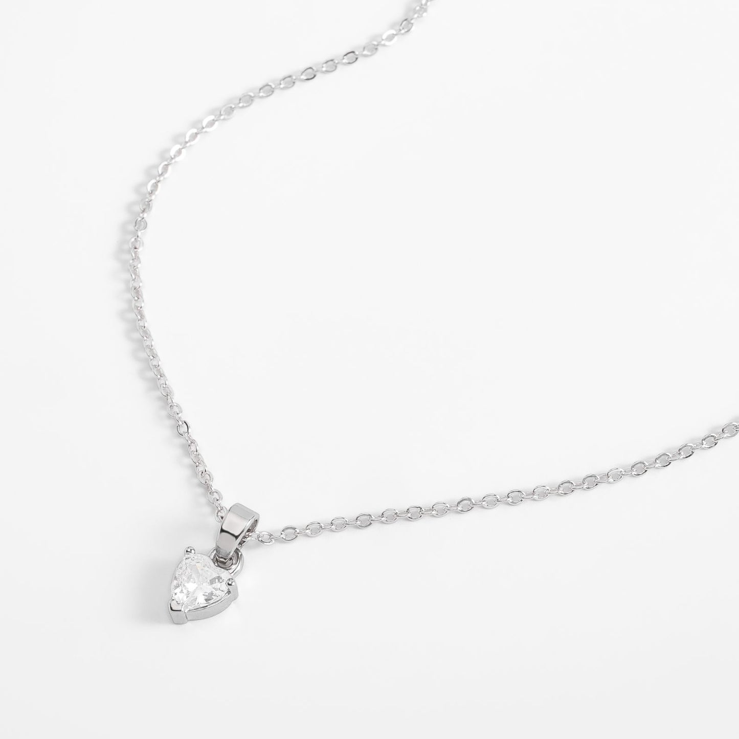CORAZON PLATEADO NECKLACE