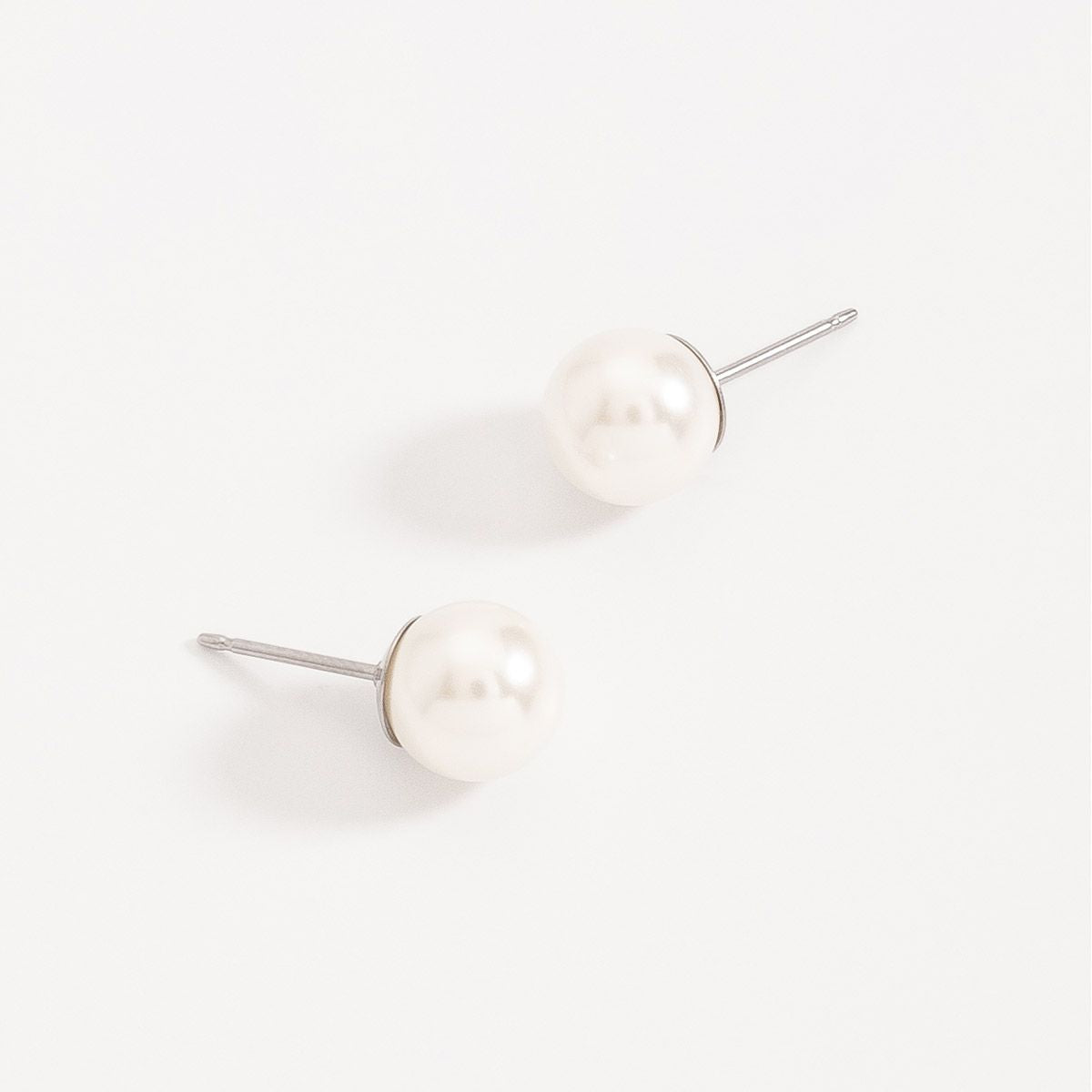 PEARLY CLOUD STUD EARRINGS